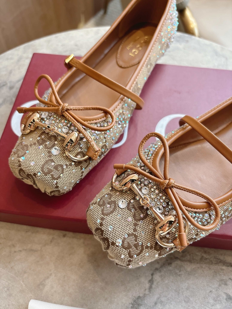 Gvc*1 flat shoes